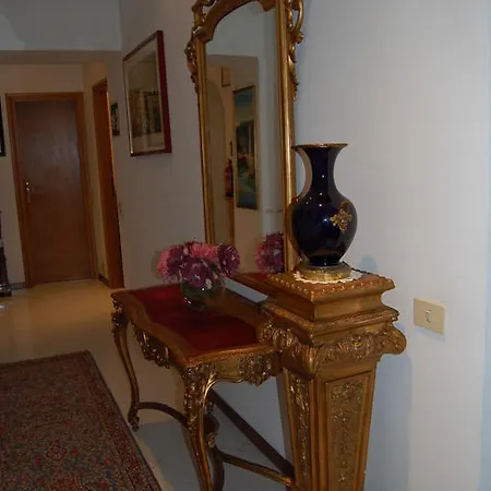 Sessoriana Bed & Breakfast *