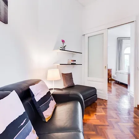 Large And Bright Amazing View Basilica San Giovanni In Laterano Apartment *