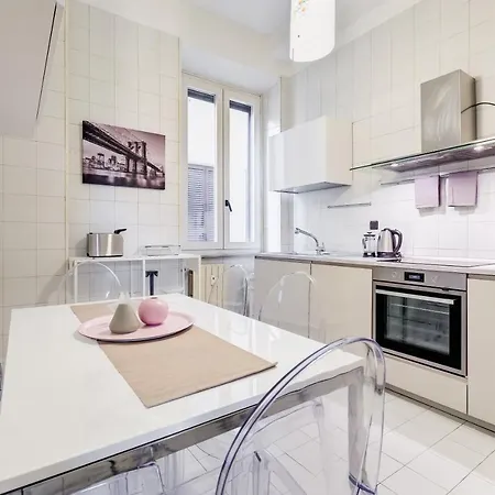 Large And Bright Amazing View Basilica San Giovanni In Laterano Apartment