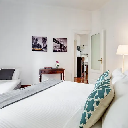Large And Bright Amazing View Basilica San Giovanni In Laterano Apartment Rome