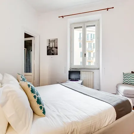 Large And Bright Amazing View Basilica San Giovanni In Laterano Apartment Rome