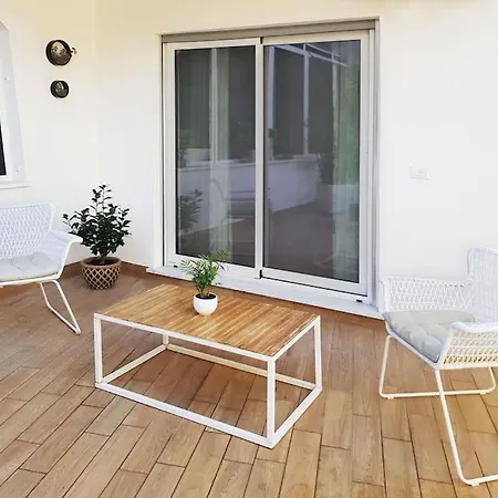 Apartment G&g Garden - Con Ampio Terrazzo Esterno By Followgreenhouserome
