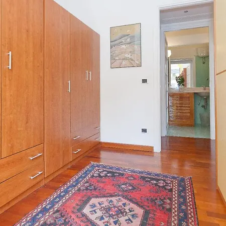Pateras Flower-rental In Appartement Rome
