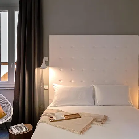 N - Space Modern Guestrooms Гостевой дом Рим