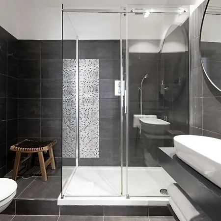 N - Space Modern Guestrooms *