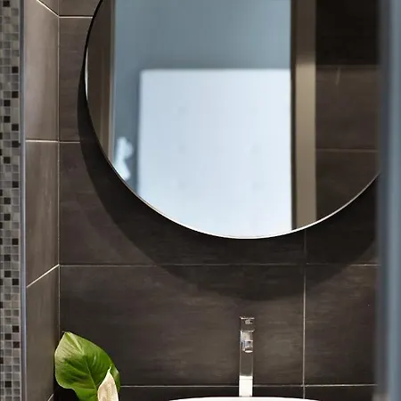 N - Space Modern Guestrooms Гостевой дом