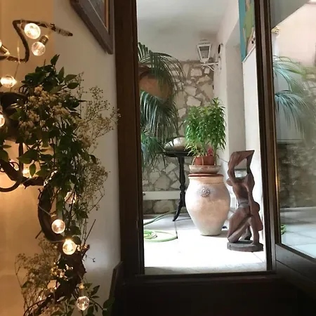 Casa Minha Al Colosseo Bed & Breakfast *