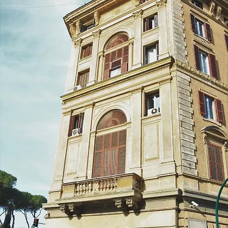 Guest house We Love Roma Guest House