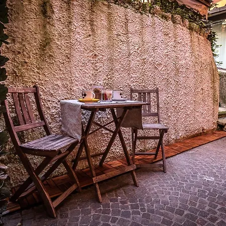 Cosy In The Greenest Corner Of Trastevere Apartment