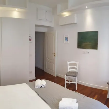 Saint Peter's Place Via Catone Apartment *