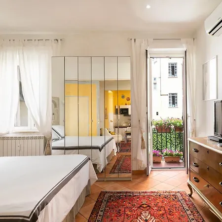 Monti Romantic Sunshine Maisonette Apartment Rome