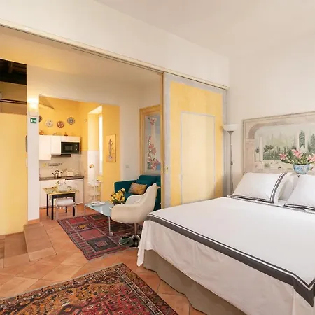 Monti Romantic Sunshine Maisonette Apartment Rome