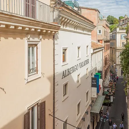Apartment La Maison Nel Centro Storico Di