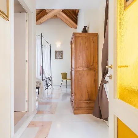 La Maison Nel Centro Storico Di Apartment
