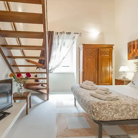 La Maison Nel Centro Storico Di Apartment