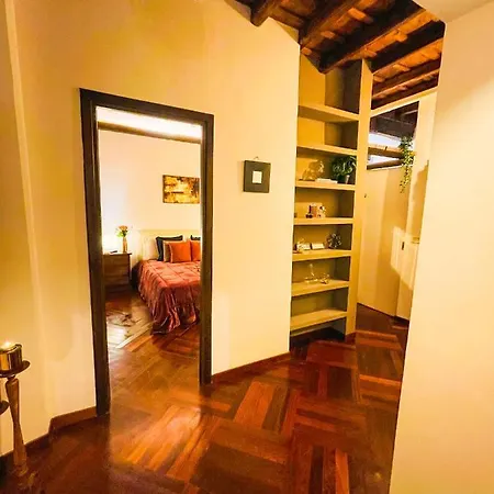 Trevi Fountain Stylish Apartment *