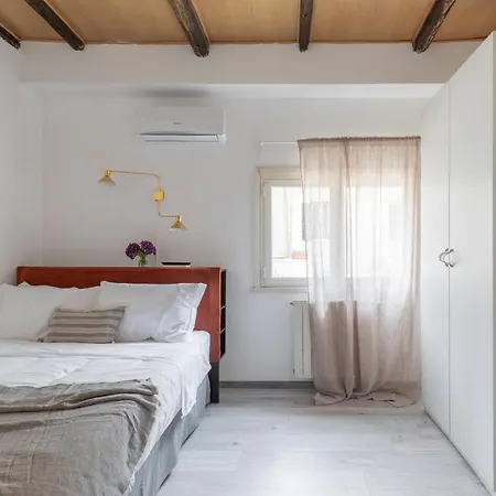 Iflat Opera Penthouse With Terrace Apartment