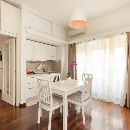 Dolce Apartment *