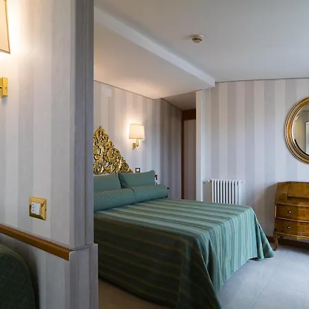 Pacific Hotel 3*