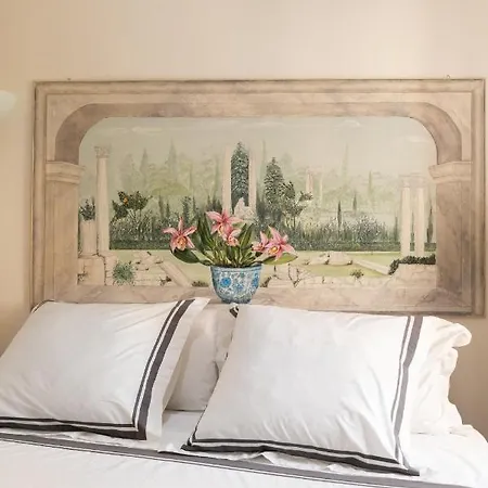Monti Romantic Sunshine Maisonette Apartment Rome