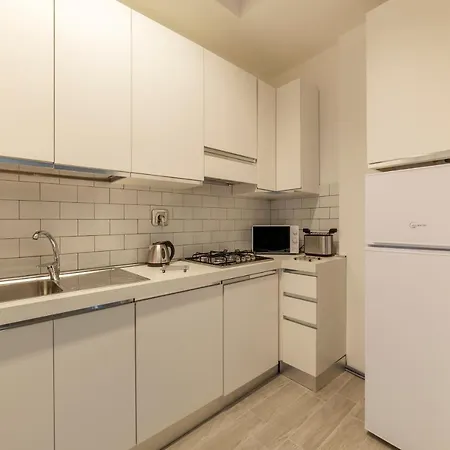 Palazzo Altieri Penthouse Apartment *