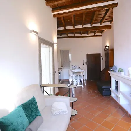 Benedetta 22 - Trastevere Apartment