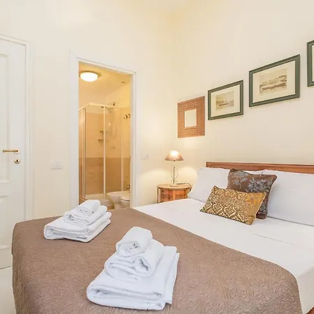 La Maison Nel Centro Storico Di Apartment