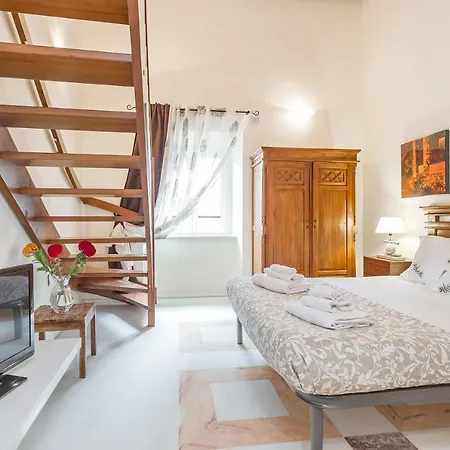 La Maison Nel Centro Storico Di Apartment