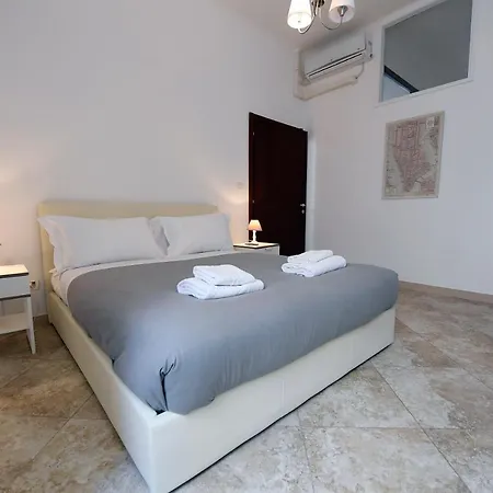 Apartment Easy Holidays - In Selci Colosseo Rome