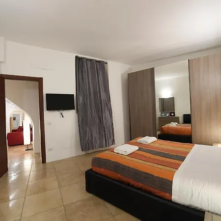 Easy Holidays - In Selci Colosseo * Rome