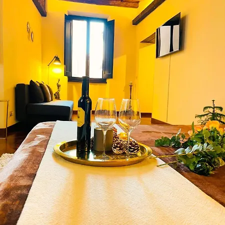 Trevi Fountain Stylish Apartment