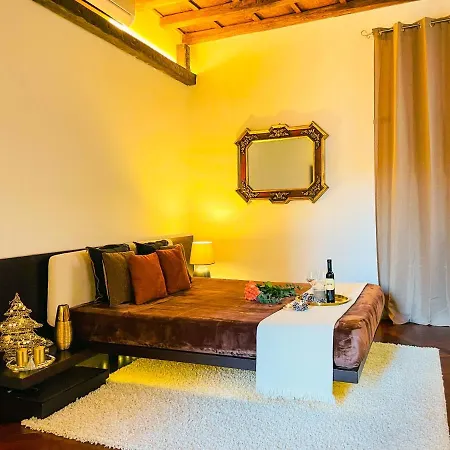 Apartment Trevi Fountain Stylish