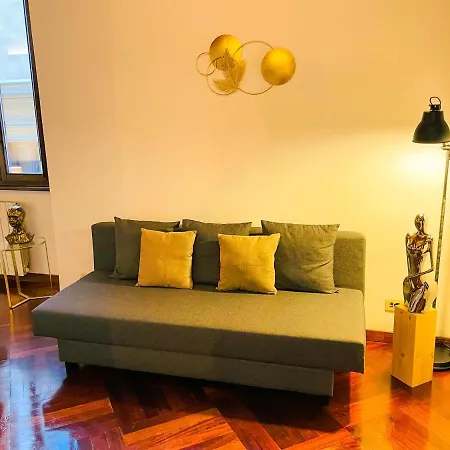 Apartment Trevi Fountain Stylish *