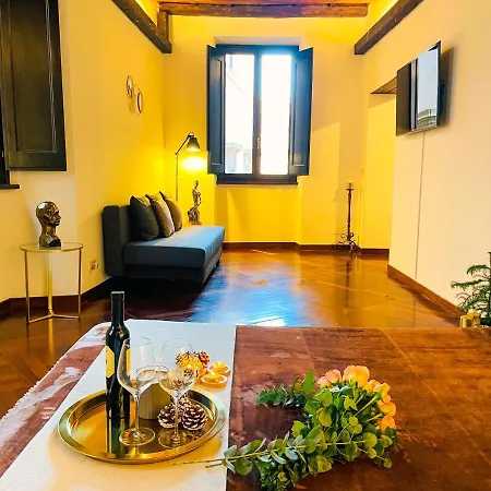 Apartment Trevi Fountain Stylish *