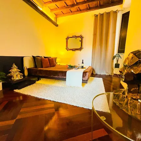 Apartment Trevi Fountain Stylish *