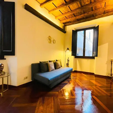 Apartment Trevi Fountain Stylish *