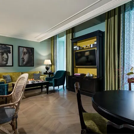 Hotel Rocco De La Rom