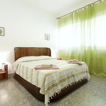 Labriola St Peter's House- Free Parking *