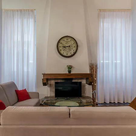Foro Stylish And Apartment