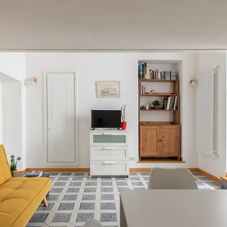 Iflat Yellow Monti Apartment *