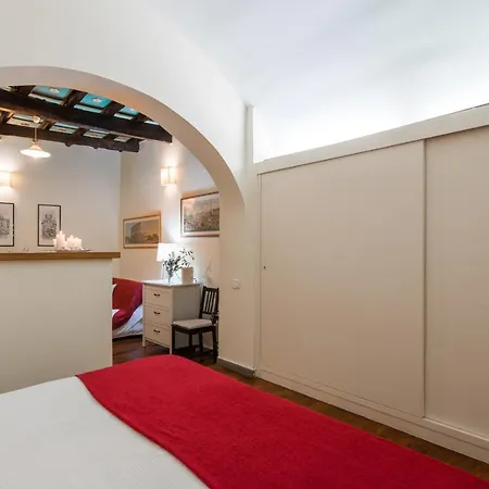 Colosseum Townhouse Apartment *