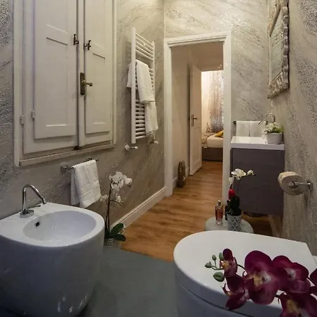 Apartment Pantheon Chic