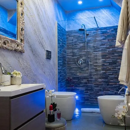 Pantheon Chic Apartment