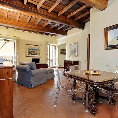 Crociferi Apartment *
