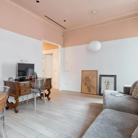 Apartment Fontana Di Trevi!! Comfy&elegant 3bedroom 2bath Rome
