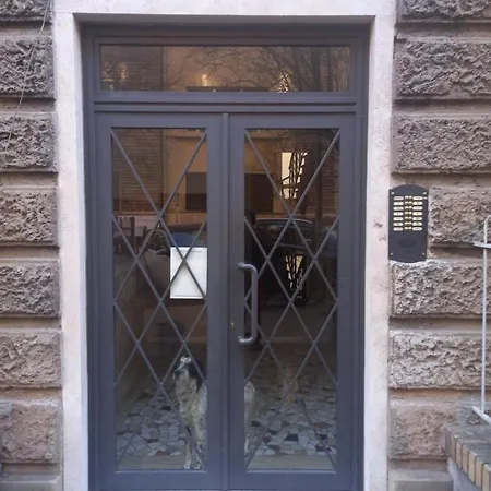 Piazza Bologna Via Stamira 74 Interno 12 Vita Felice Проживание в семье *