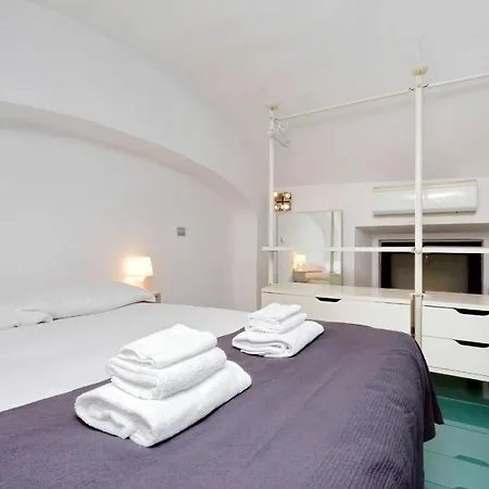 Apartment Coronari Rome