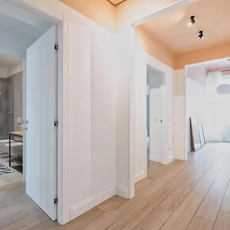 Fontana Di Trevi!! Comfy&elegant 3bedroom 2bath Apartment *