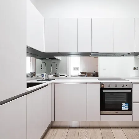 Apartment Fontana Di Trevi!! Comfy&elegant 3bedroom 2bath Rome