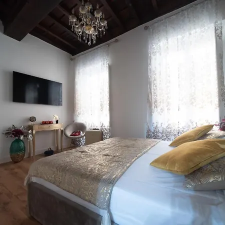 Pantheon Chic Apartment *